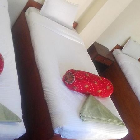Hotel Sisters Home Катманду Екстериор снимка