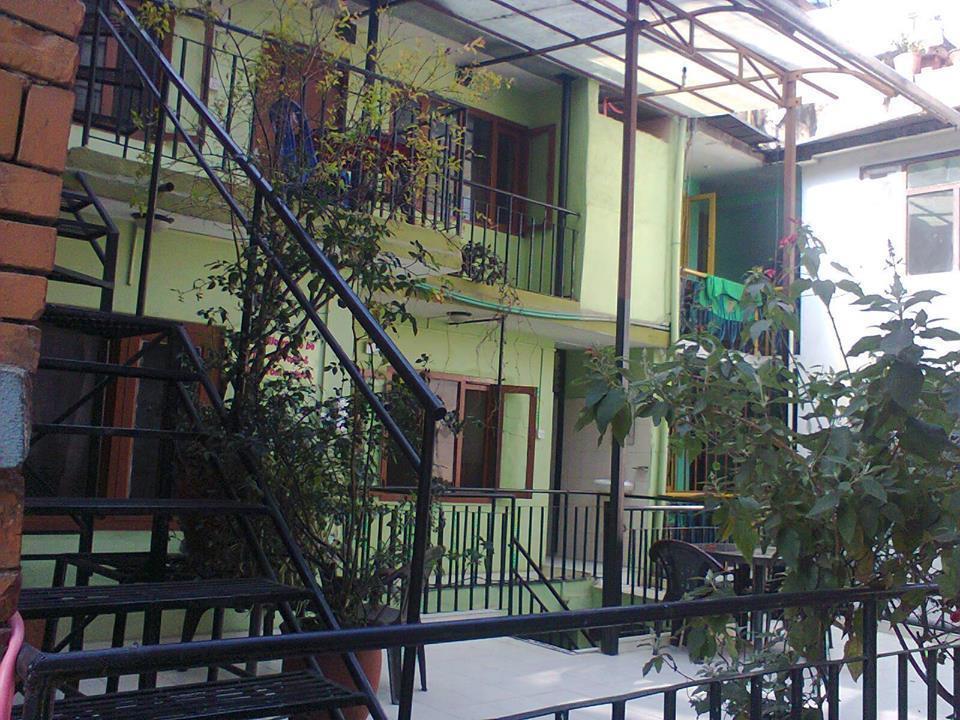 Hotel Sisters Home Катманду Екстериор снимка