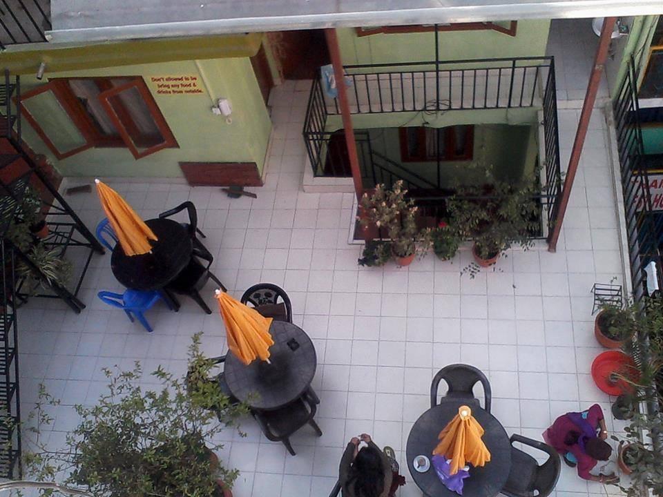 Hotel Sisters Home Катманду Екстериор снимка