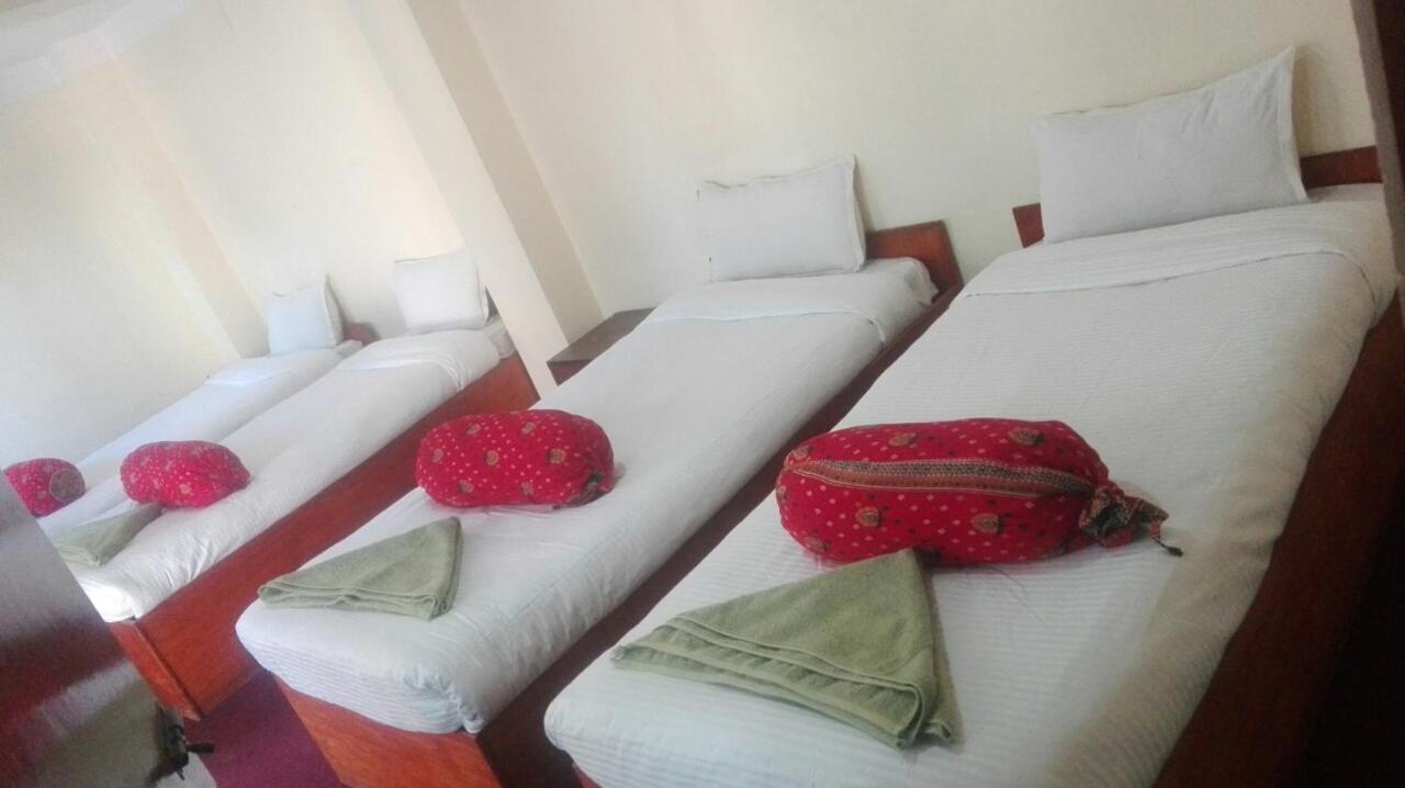Hotel Sisters Home Катманду Екстериор снимка