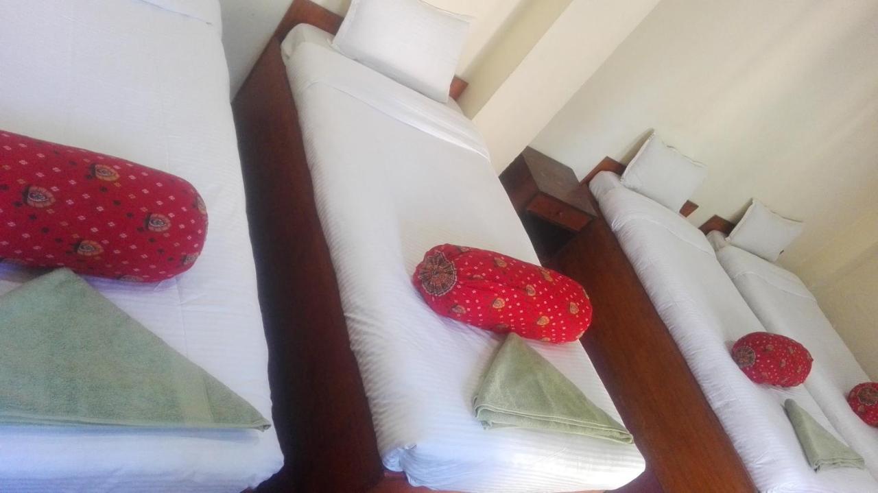 Hotel Sisters Home Катманду Екстериор снимка